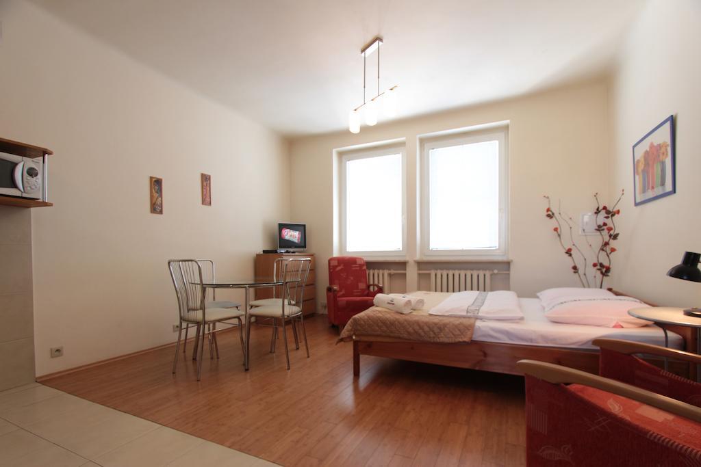 Warsaw City Apartments Varsóvia Quarto foto