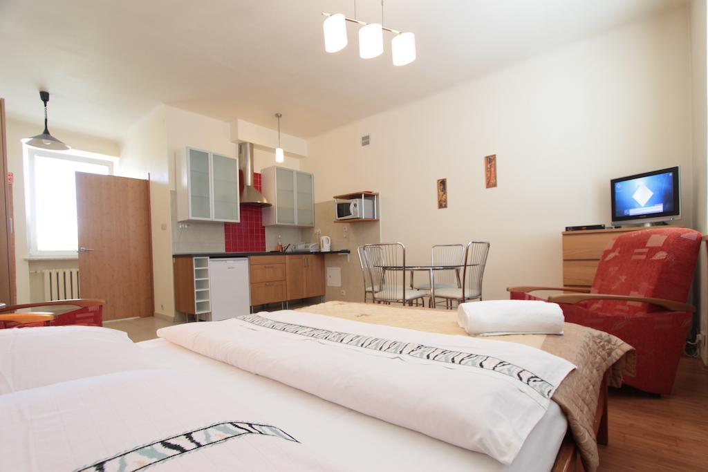 Warsaw City Apartments Varsóvia Quarto foto