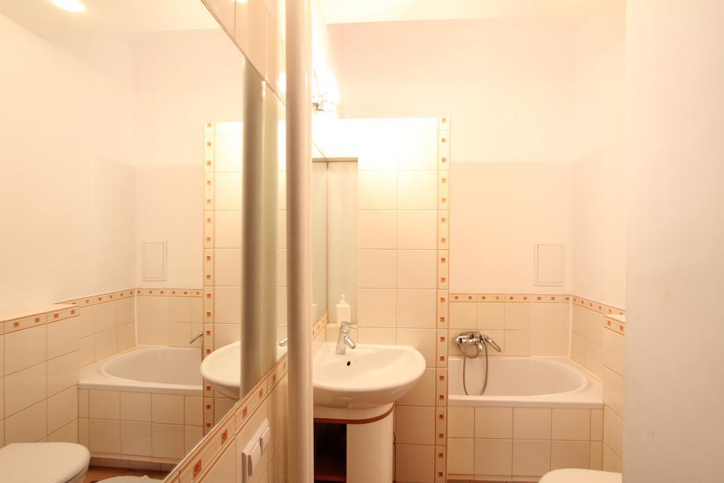 Warsaw City Apartments Varsóvia Quarto foto